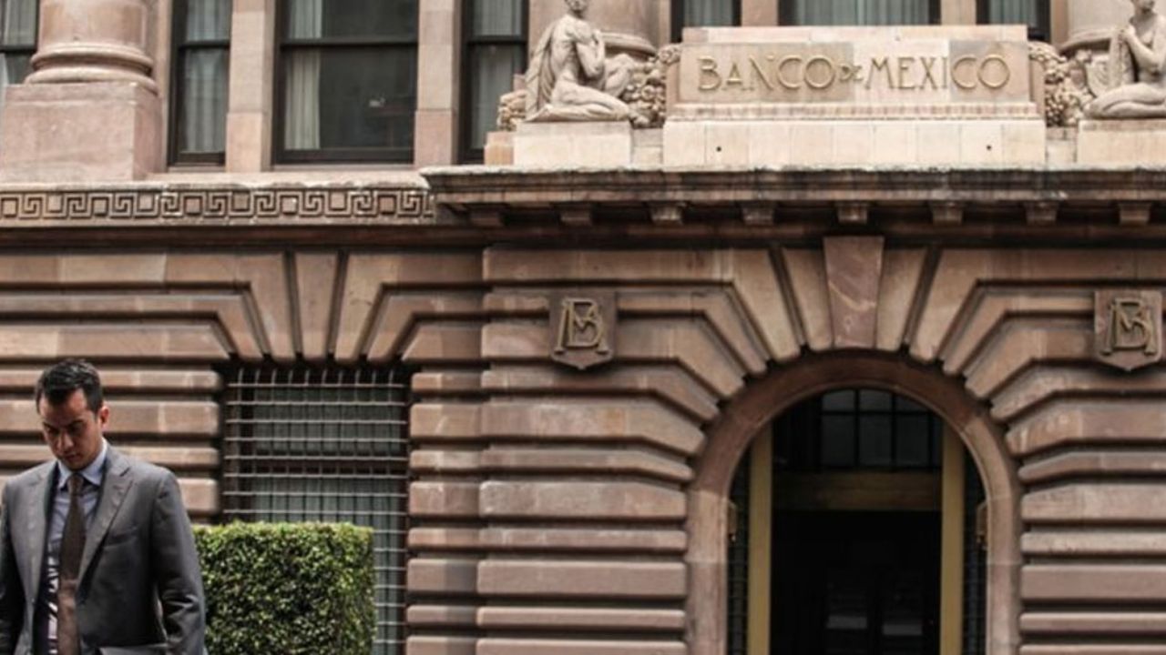 Banxico advierte sobre posible pérdida de 700 mil empleos por Covid-19