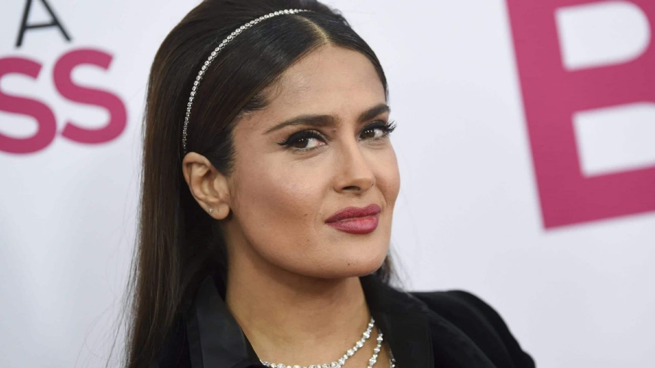 Salma Hayek culpa a Netflix por su falta de voluntad para leer libros