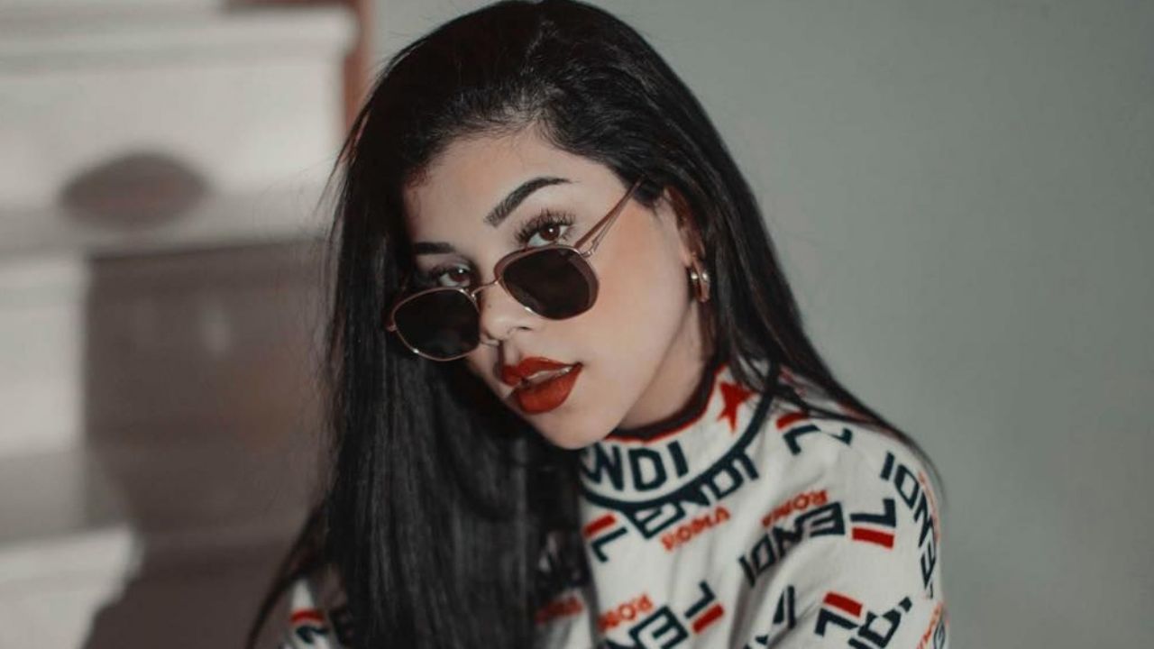 Kenia Os presume su tremendo ‘six pack’ durante sexy baile para TikTok
