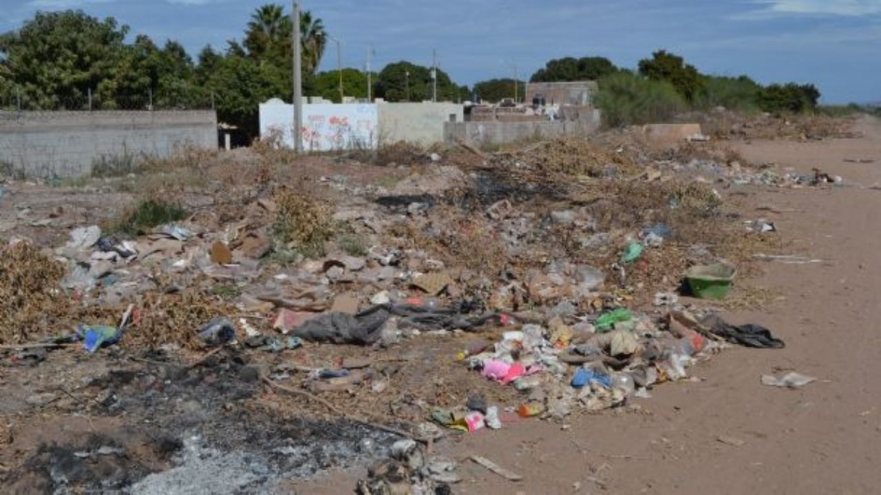 Vecinos de Navojoa denuncian basurero clandestino en los Laureles