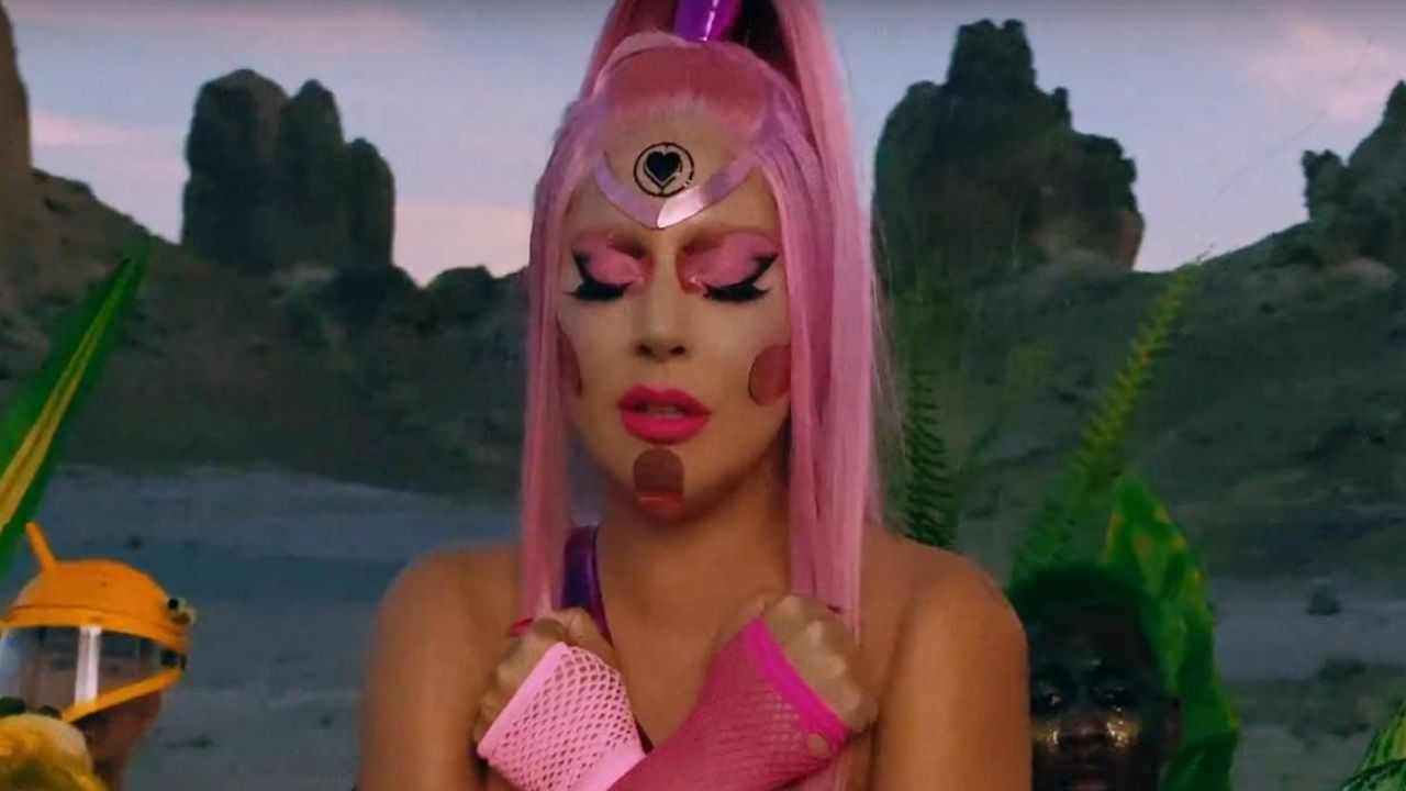 Lady Gaga expone fecha de lanzamiento de su nuevo disco ‘Chromatica’
