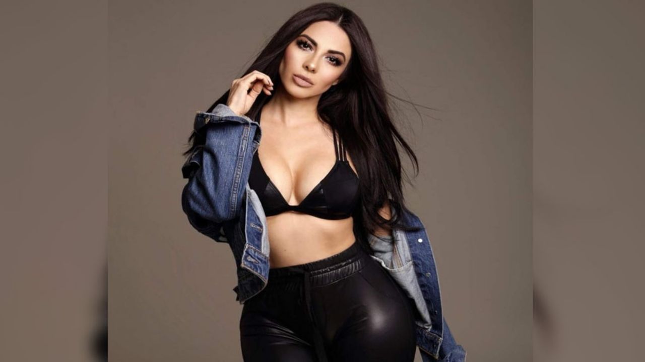 Jimena Sánchez, conductora de Fox presume ser una sexy y apasionada fotógrafa