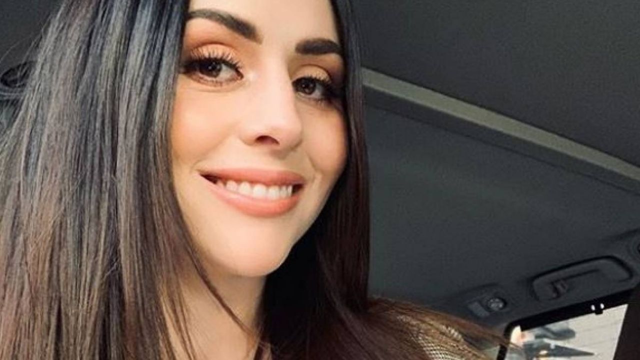 Zuria Vega posa con su amada taza de café y confiesa sobre qué la hace feliz