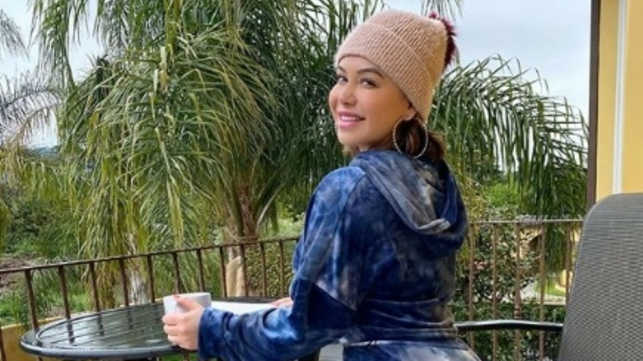 Tunden a Chiquis Rivera por “exhibirse” al mover su retaguardia en Instagram