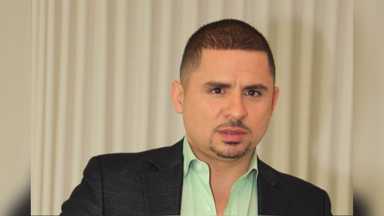 Larry Hernández revela sobreviviente fotografía de hace más de cuatro décadas