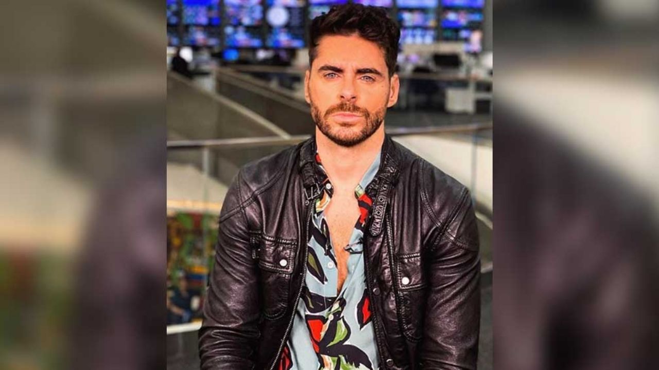 Galán de Televisa se libera de prendas para compartir reflexión en Instagram