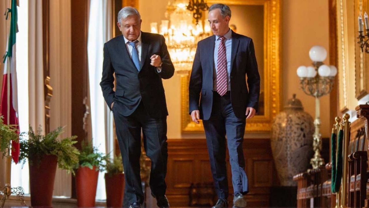 AMLO defiende a López-Gatell de Narro: “Dejaron un cementerio de hospitales”