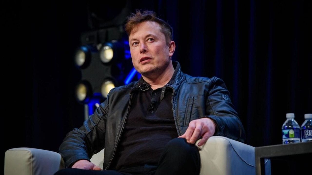 Elon Musk anuncia reactivación de operaciones en empresa de California