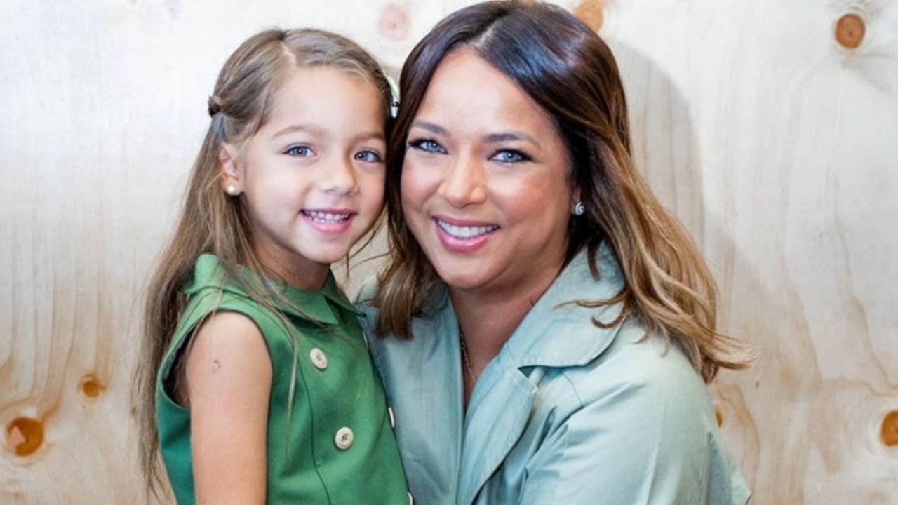 Adamari López presume en Instagram el mejor de sus regalos en el Día de las Madres