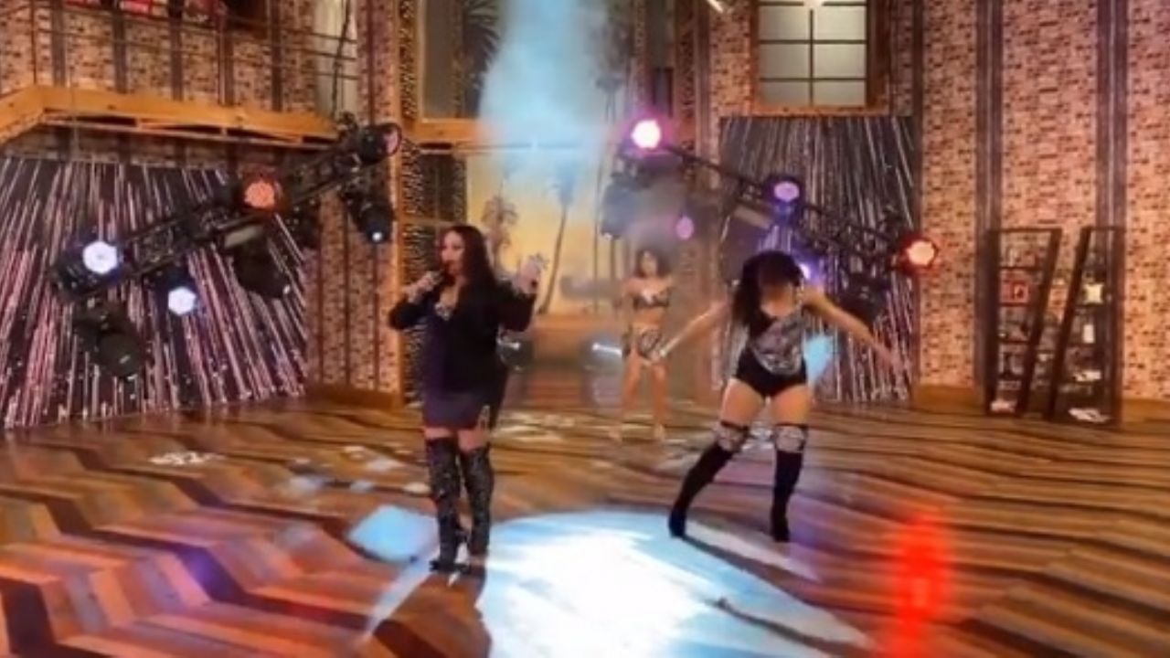 Critican a Normita Salazar por “hacer playback” en ‘Venga la Alegría’: “No canta”