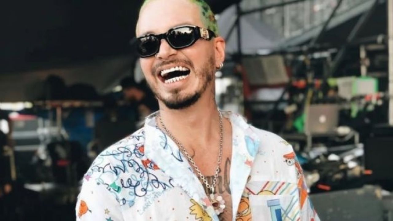 J Balvin hace tremendo berrinche por tener que bañarse en cuarentena: “Quiero estar cochino”