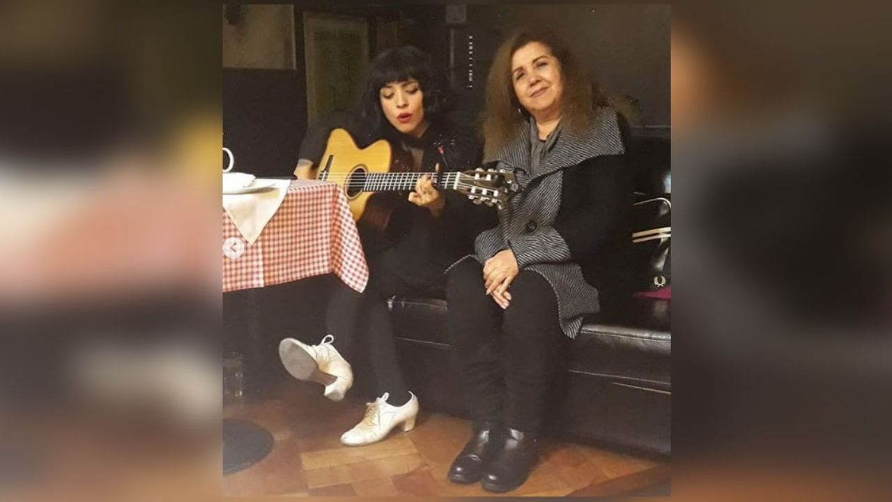 Mon Laferte presume a la suegra chilena y deja boquiabiertos a sus fans