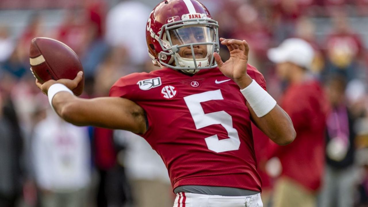 Tagovailoa firma con Dolphins por 30 millones por cuatro temporadas