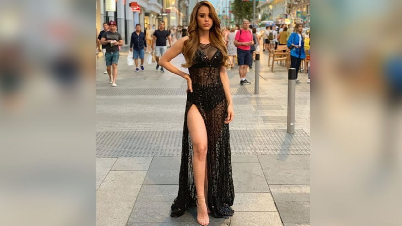 “¡Qué formalita!”: Atacan a Yanet García por su manera de vestir