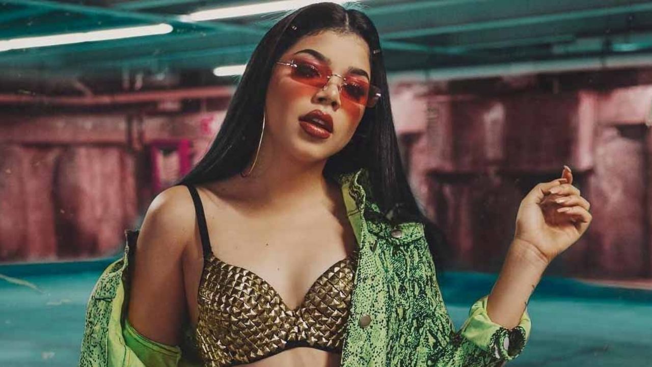 Al ritmo de Bad Bunny, Kenia Os hace sexy baile y pone de cabeza a TikTok