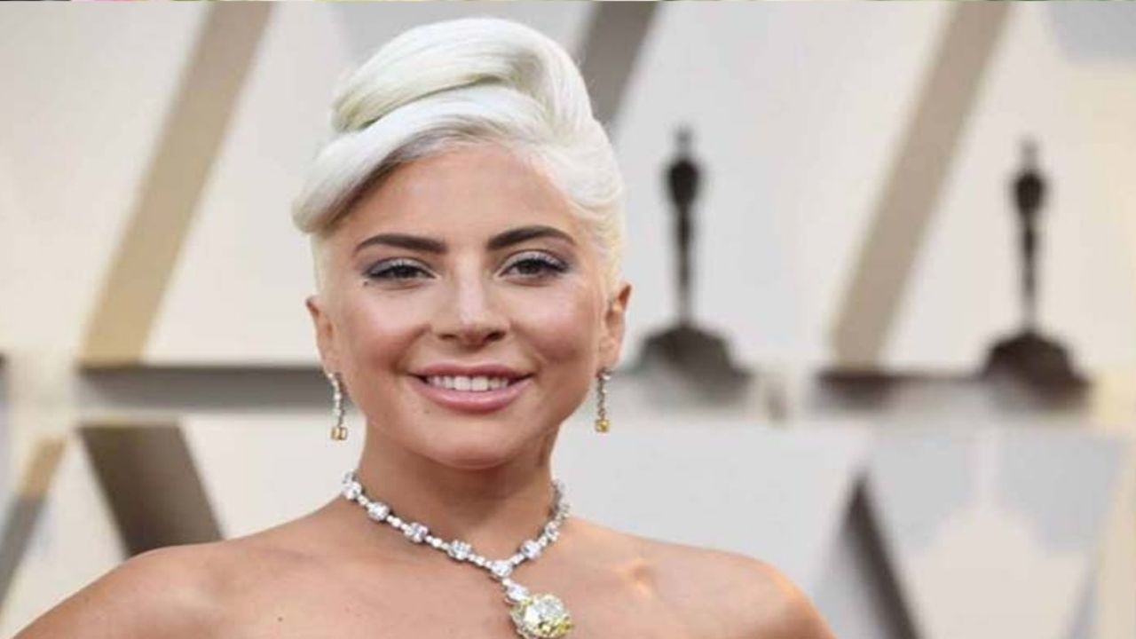 Lady Gaga enloquece a sus fans por vender ropa interior con el logo de ‘Chromatica’