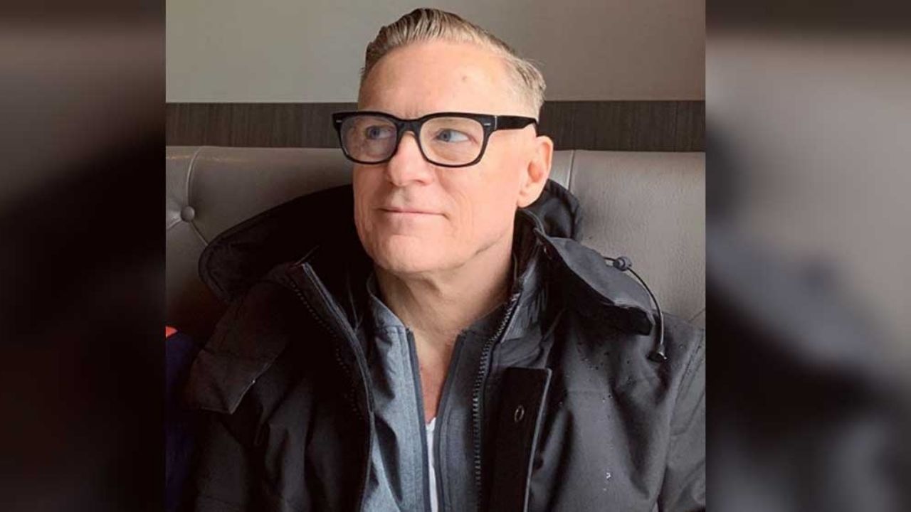 Bryan Adams pide perdón por mensaje “racista”; insiste en teoría sobre origen del Covid-19