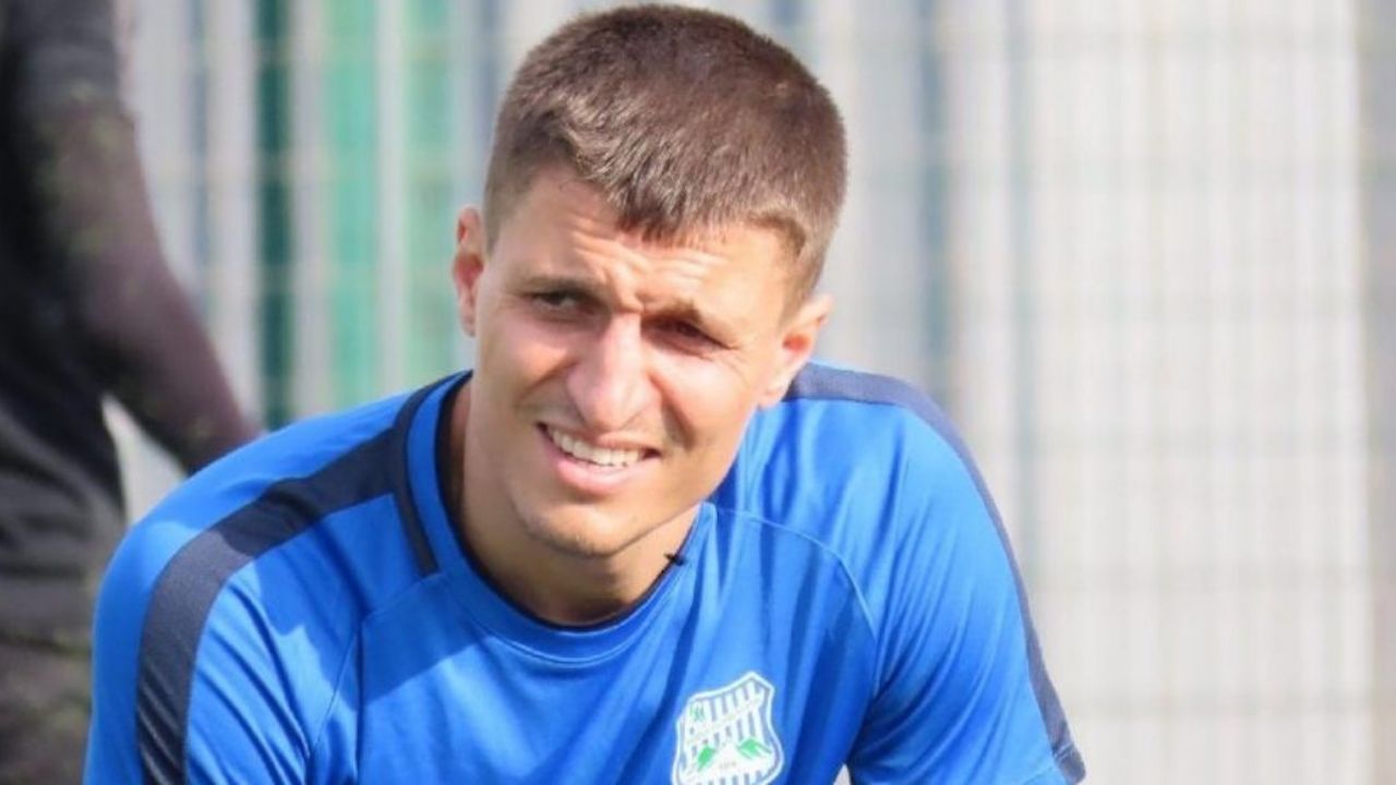 “Le puse una almohada”: Futbolista turco revela como asesinó a su hijo de 5 años