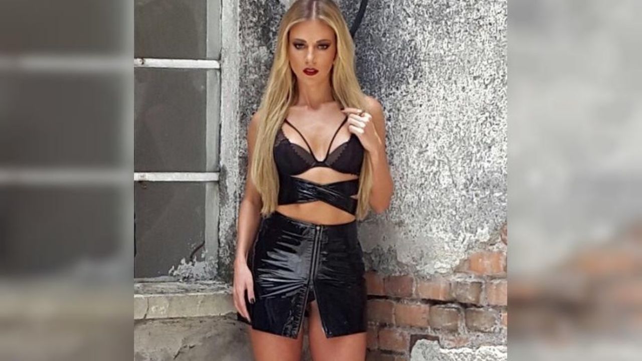 ¡Casi se le salen! Fernanda Castillo a punto de enseñar de más en Instagram