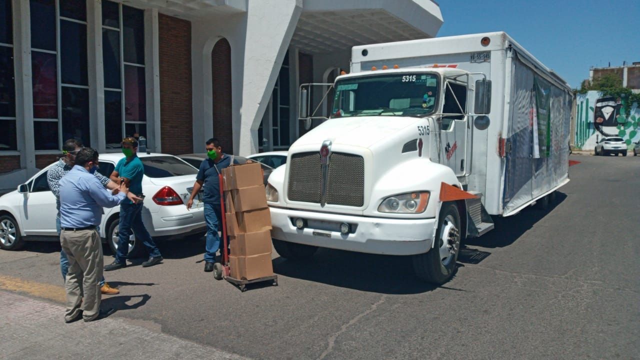 Grupo Heineken dona a gobierno de Navojoa gel antibacterial