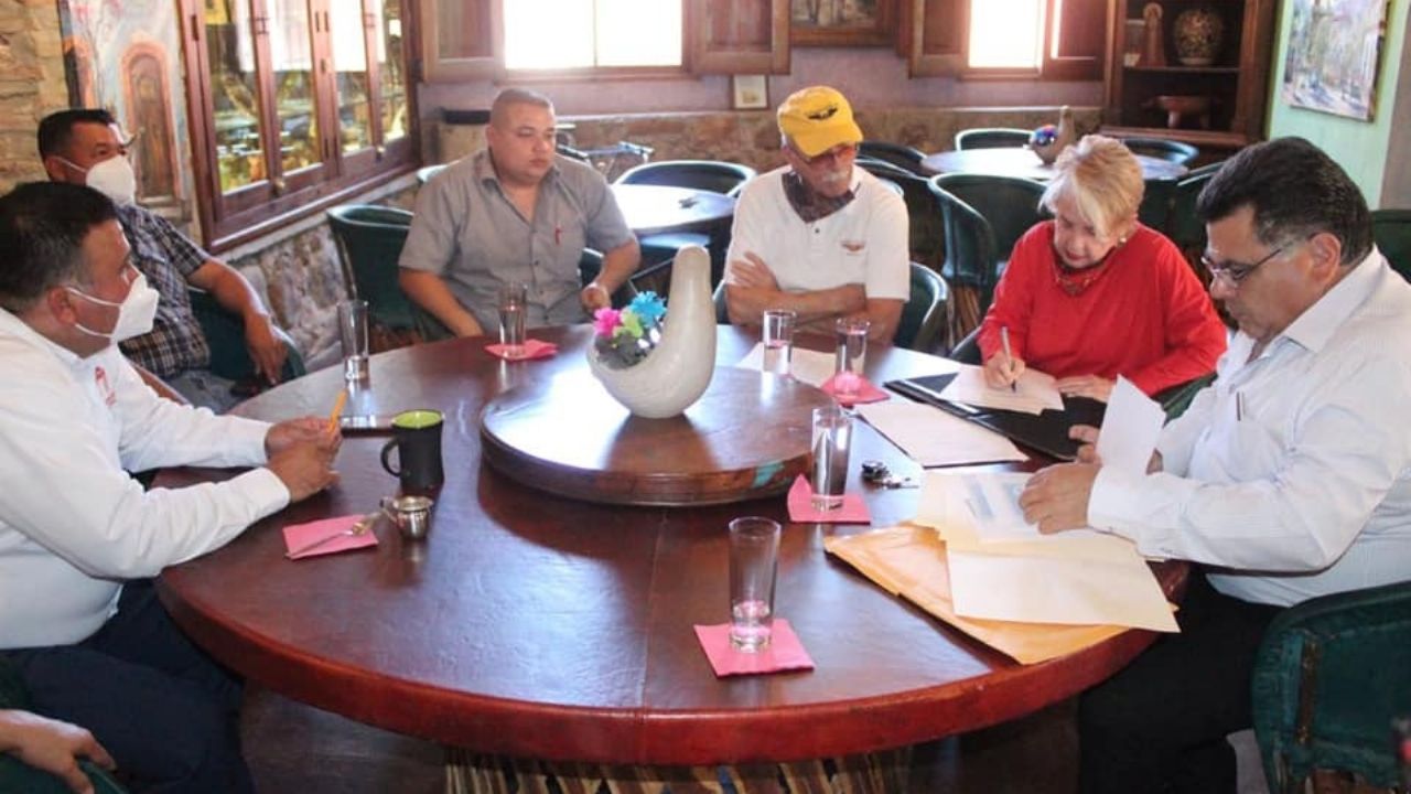 Extranjeros donan terreno a Gobierno de Álamos para un Hospital