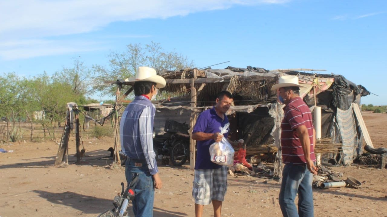 Familias son apoyadas por grupos políticos durante la contingencia