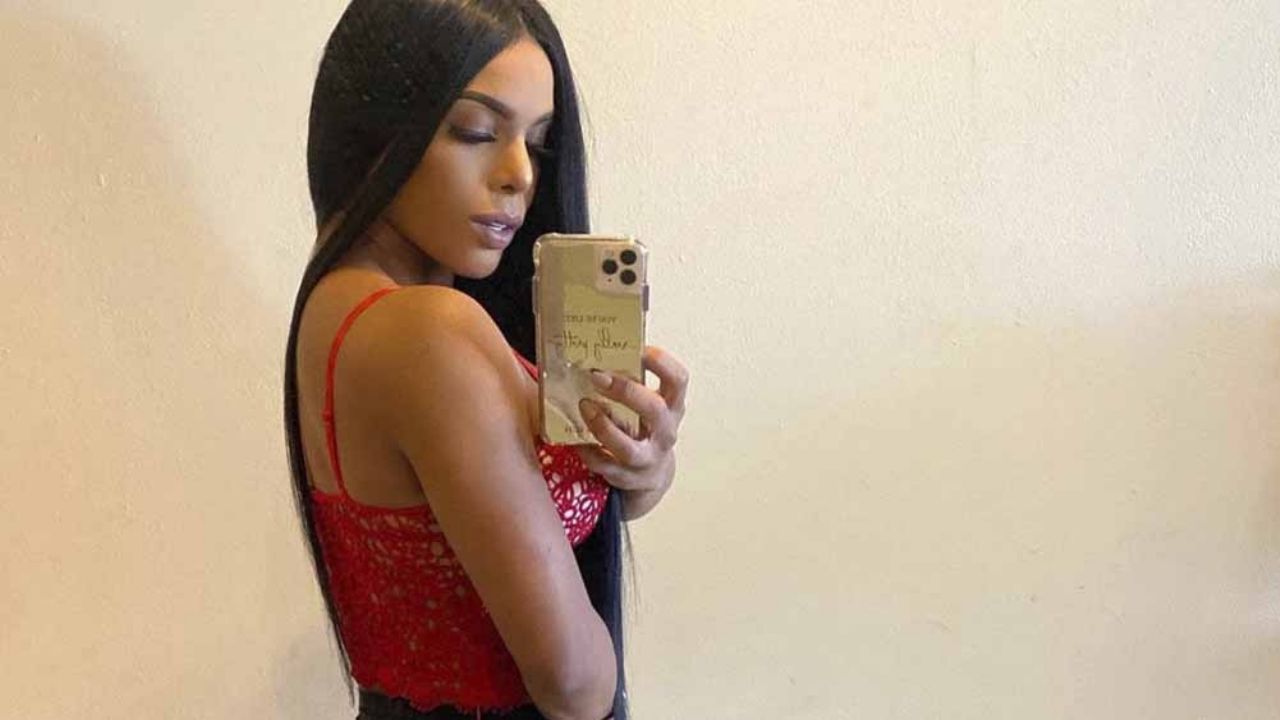 Con una selfie, Yarishna Ayala deja ver sus encantos en atrevido conjunto