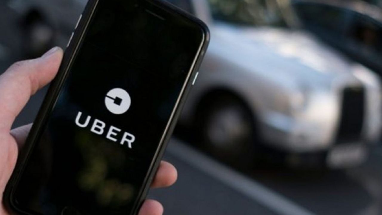 Uber despide a más de 3 mil empleados por videollamada en Zoom
