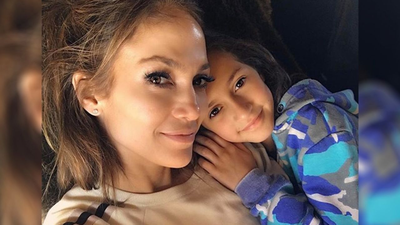 Jennifer Lopez tiene escritora en casa, su hija Emme lanzará ‘Lord Help Me’