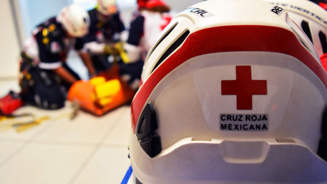 Golpean y bañan en cloro a paramédico de Cruz Roja: “Ya no esparzas el virus”