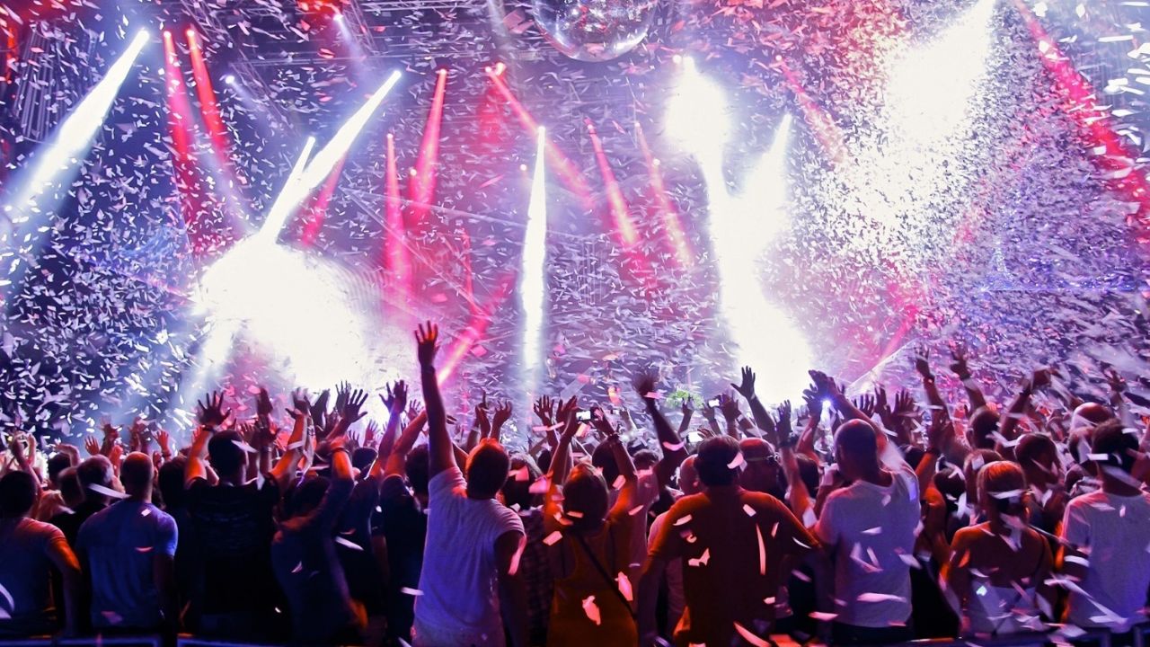 Jóvenes organizan ‘fiesta de coronavirus’ para contagiarse: “Esto lo hacen en Suecia”