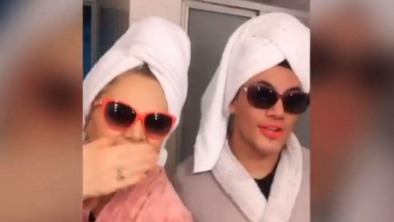 Érika Buenfil impacta al aparecer desde la intimidad de su baño con su maquillista: “Que traviesos”