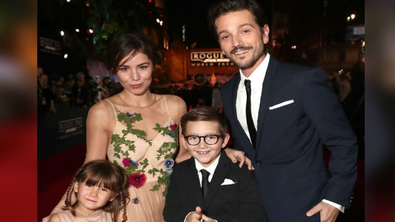 VIDEO: Hijos de Diego Luna, celebran a su madre Camila Sodi en su cumpleaños