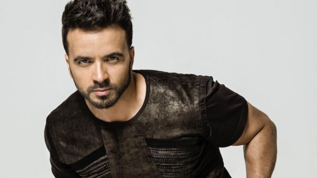 Luis Fonsi exhibe el nervioso día en que pasó de ser cantante a doctor