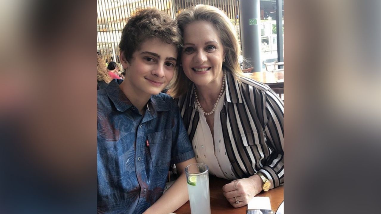 Érika Buenfil cautiva con sus encantos juveniles a inicios de su carrera en TV