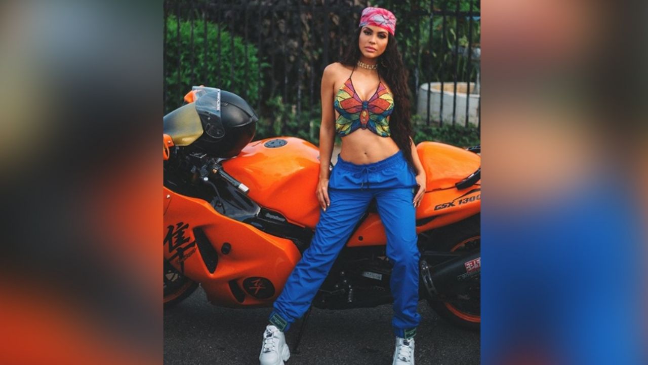 Natti Natasha eleva la temperatura en Instagram con atrevido traje blanco