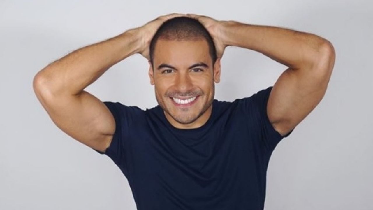 Carlos Rivera llega a TikTok con inéditos videos; sale joven que no es Cynthia Rodríguez