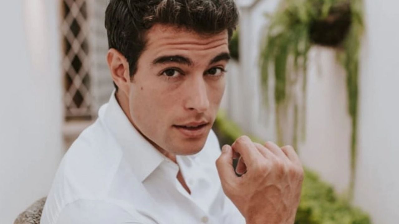 Actor de Telemundo cuenta que sufrió bastante al tener que hacer escena gay