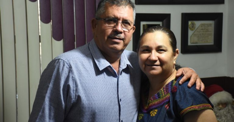 David y Teresa, unidos en matrimonio y el gusto por la educación