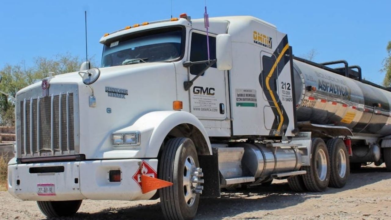 Pemex entrega 13 toneladas de asfalto al Municipio de Navojoa