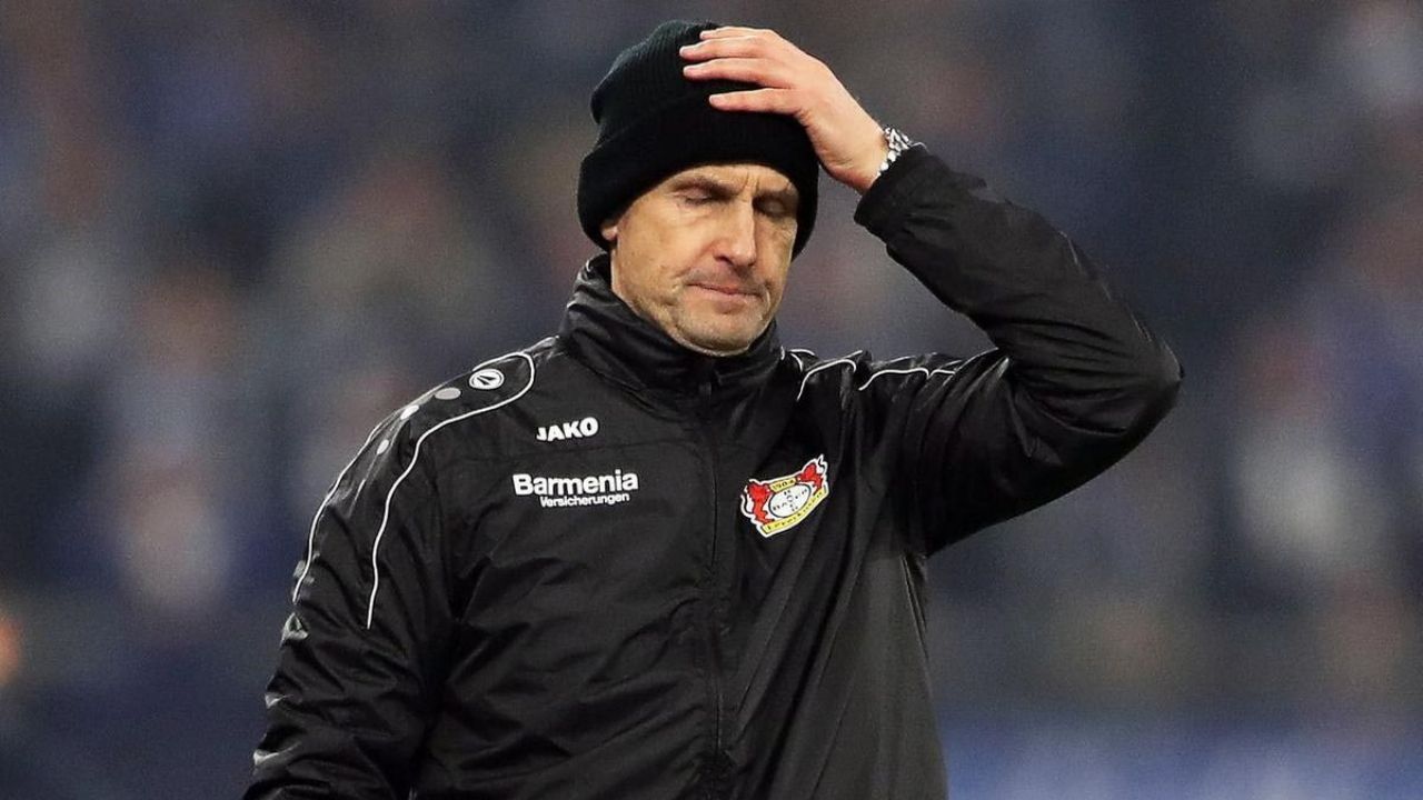 Entrenador de Ausburgo se pierde el regreso de la Bundesliga por una insólita razón