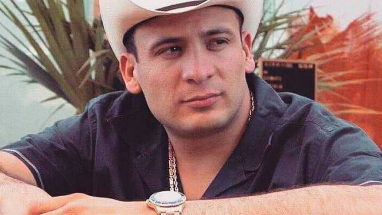 La tumba de Valentín Elizalde a casi 2 décadas de su muerte; en Reynosa lo homenajearon