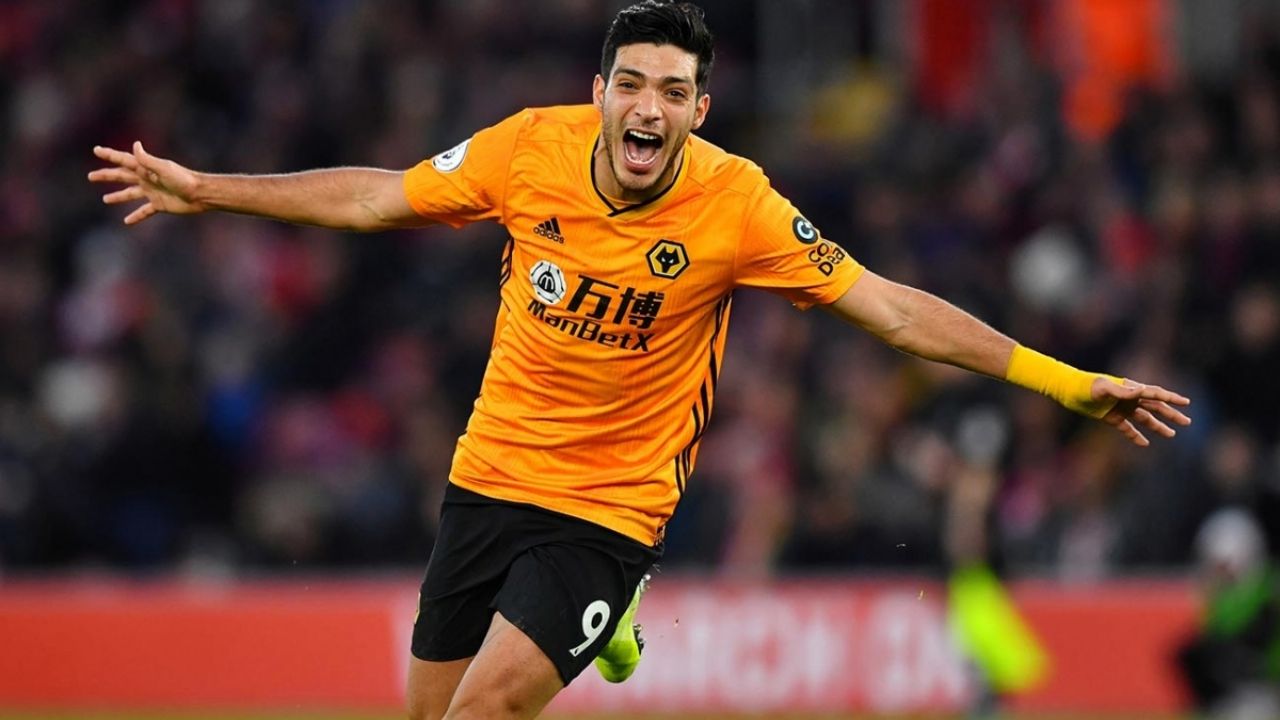 Raúl Jiménez se encuentra en la mira de la Juventus para reforzar su delantera