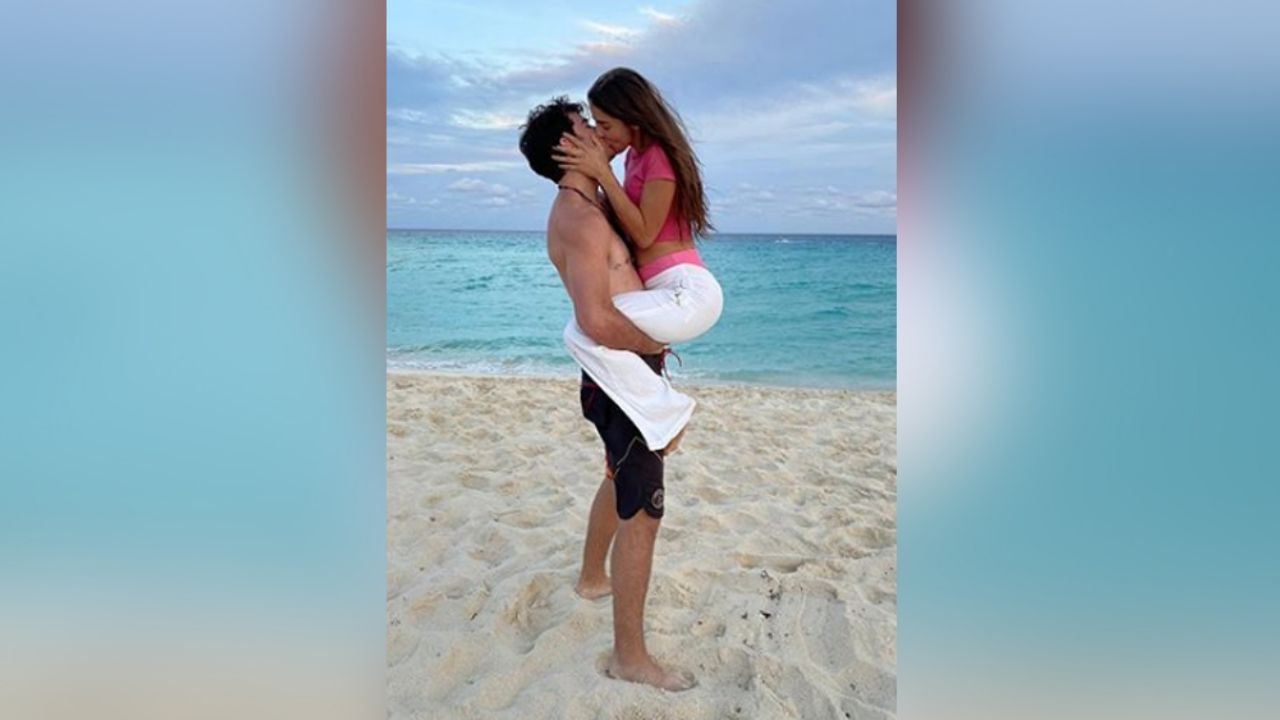 Michelle Renaud derrite Instagram con romántico mensaje a Danilo Carrera