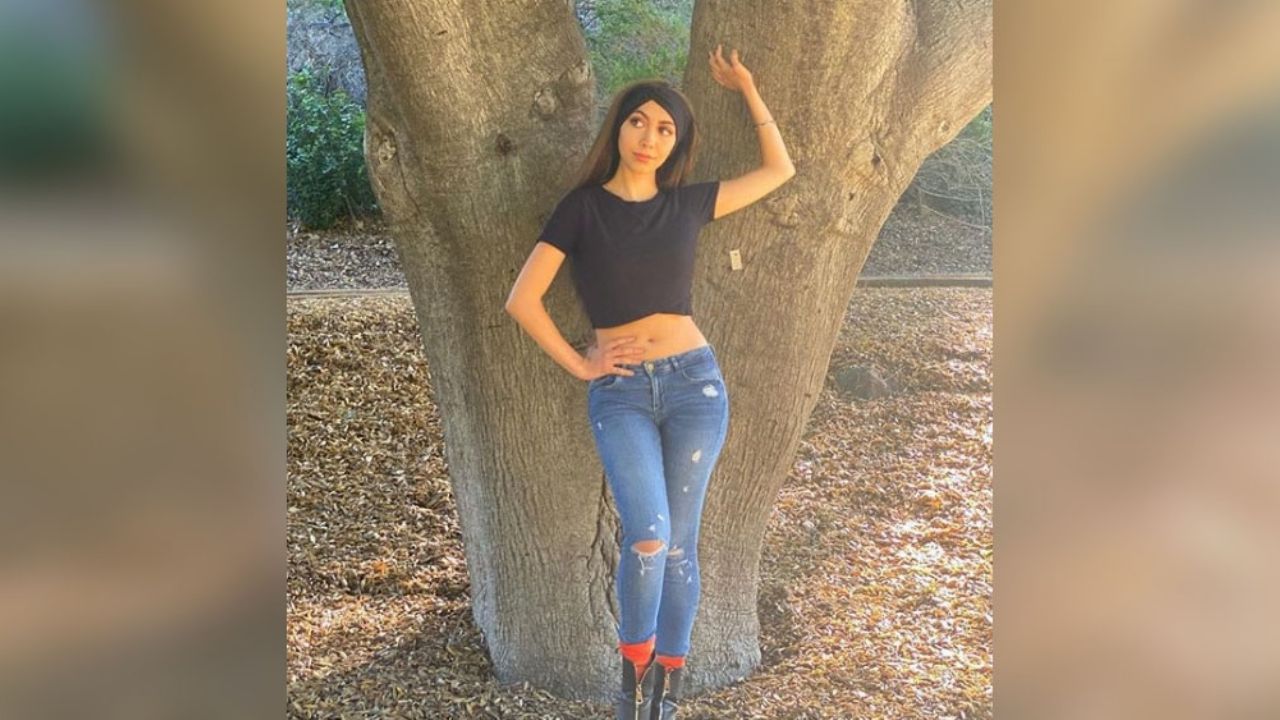 Alison Solís se declara absolutamente libre para posar en un diminuto top