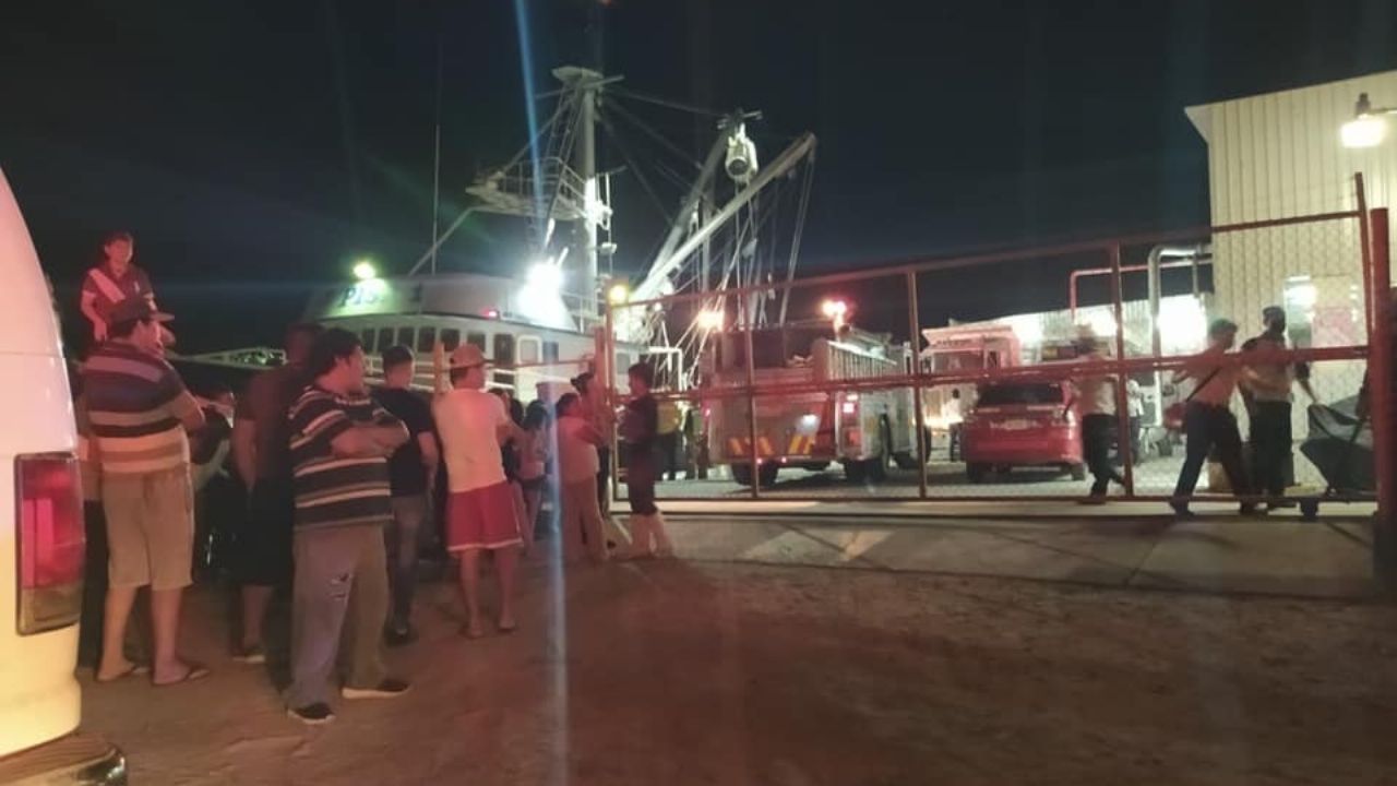 En Yavaros reportan la muerte de tres personas al caer a una bodega con amoniaco en un barco