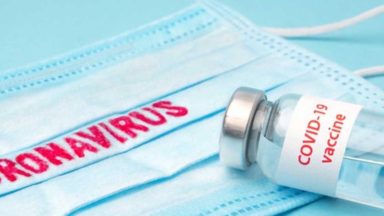 Crean ingeniosa mascarilla para prevenir el Covid-19 con ranura para comer