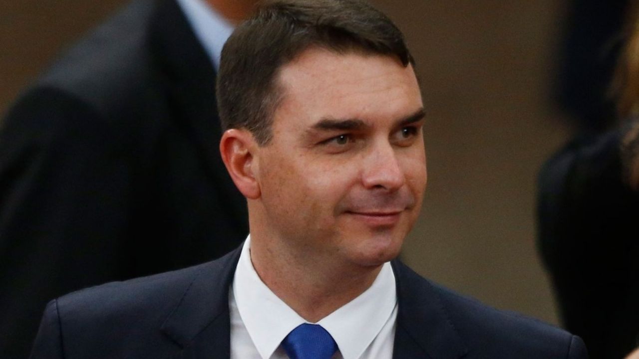 Fiscalía de Brasil investigará al hijo de Bolsonaro por presunto acto de corrupción