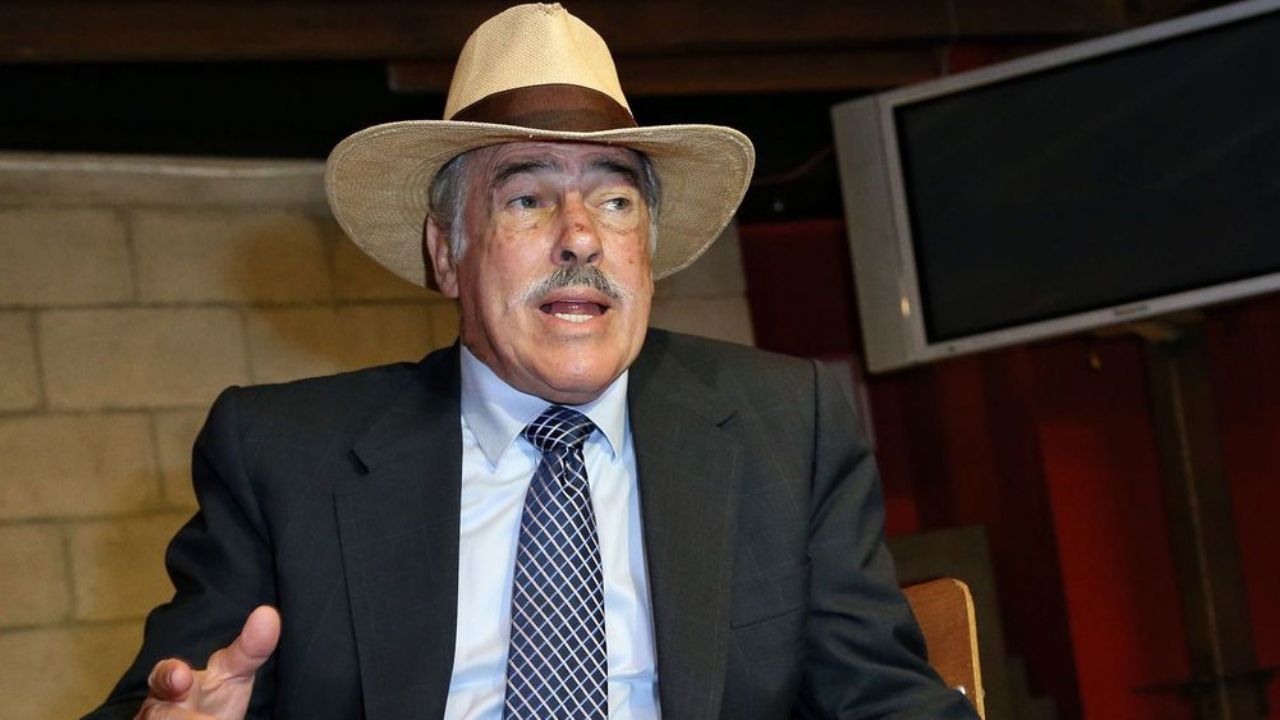 Andrés García cuenta cómo una hernia lo priva de tener intimidad: “Ni ganas dan así”