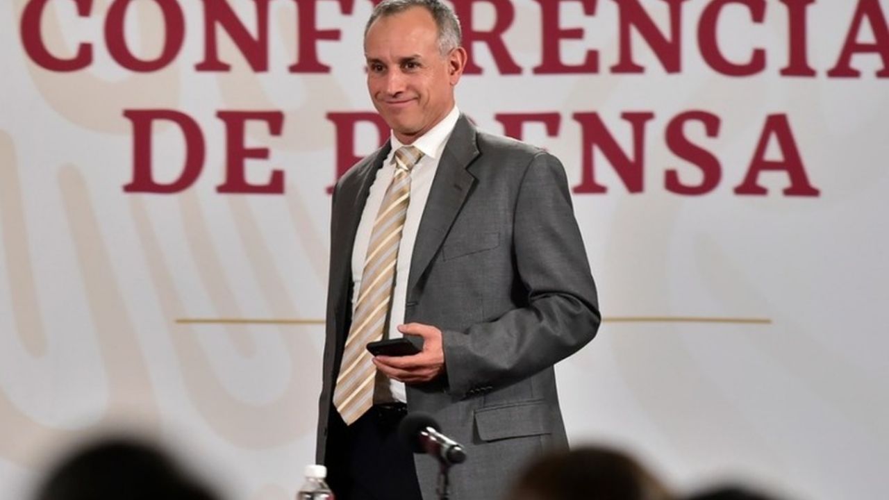 Por “omisión” de información, López-Gatell recibe amparo para dejar sus conferencias